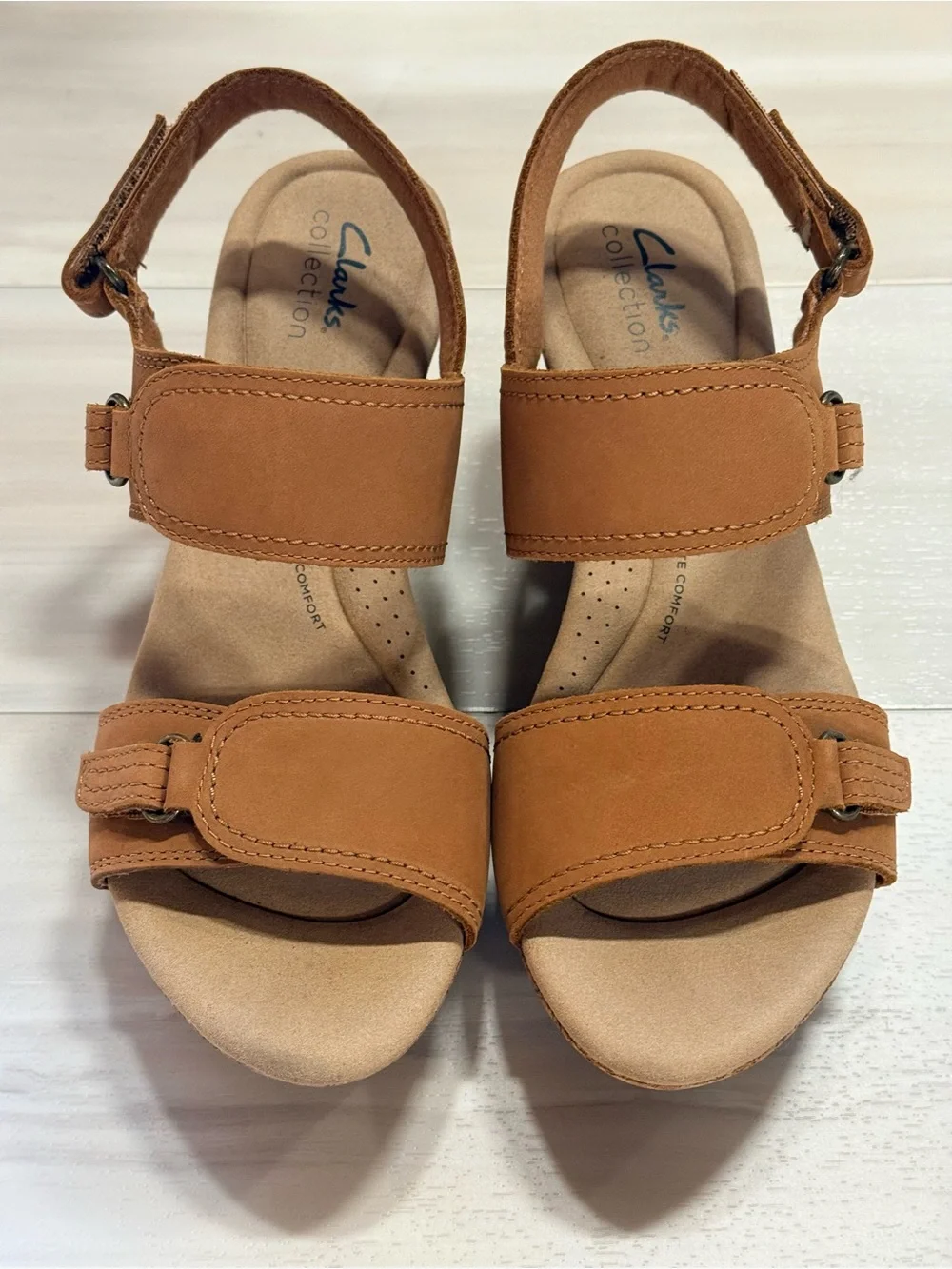 Clark’s women’s tan rose lane wedges size 7.5
